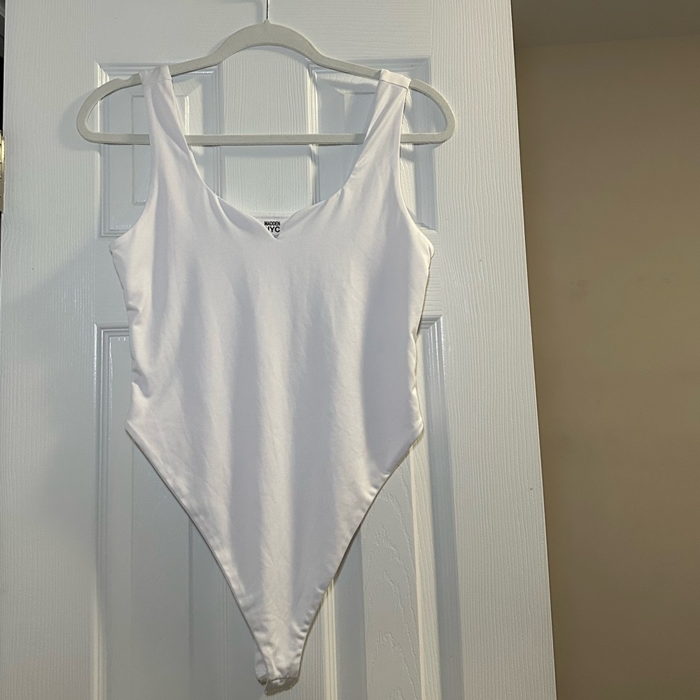 Madden NYC sweetheart neck bodysuit. Black and white size M